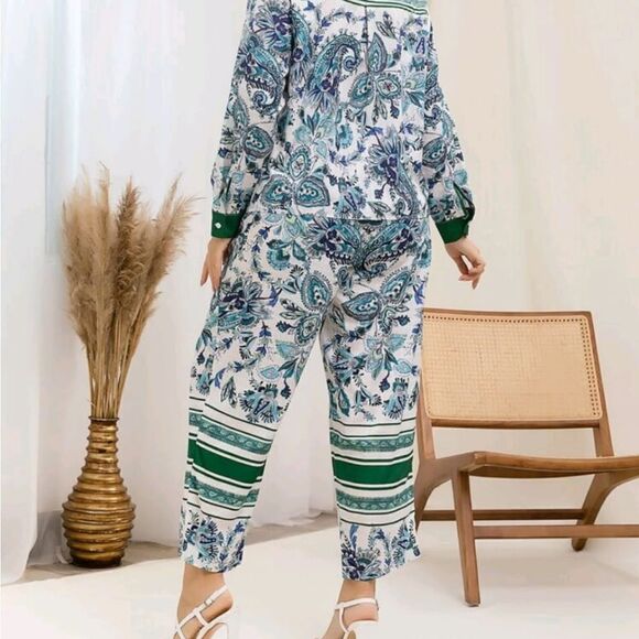 Elegant Green and Blue Paisley Women's 2 Piece Set 1X - Picture 3 of 4